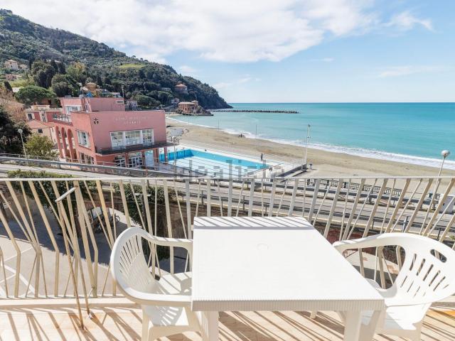 Appartamento in vendita di 90 m² in Piazza Staglieno, 1