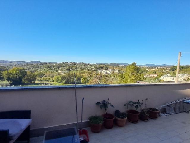 Appartamento in vendita di 90 m² in Strada Amerina, 164