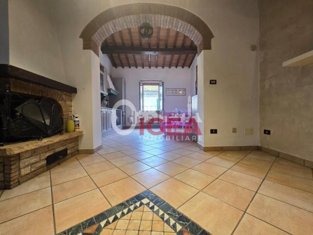 Appartamento in vendita di 90 m² in Strada Provinciale del Castello di Staggia, 3