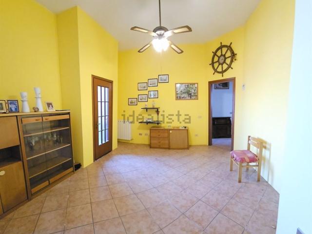 Appartamento in vendita di 90 m² in Strada Statale 10 Padana Inferiore, 9