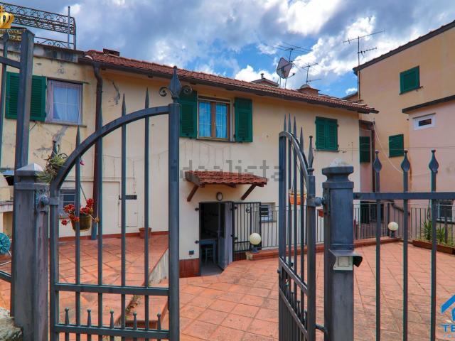 Appartamento in vendita di 90 m² in Salita alla Costa di Sant&apos Eusebio, 8