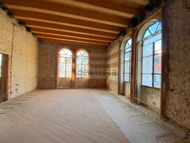 Appartamento in vendita di 90 m² in Vicolo Mezzaluna, 79