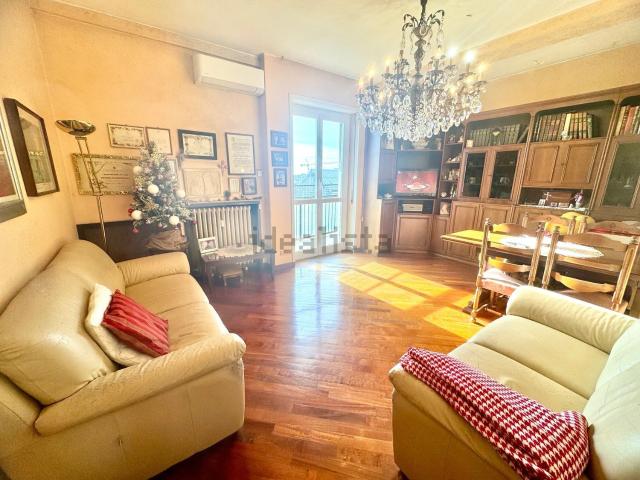 Appartamento in vendita di 90 m² in Via Teodosio, 33