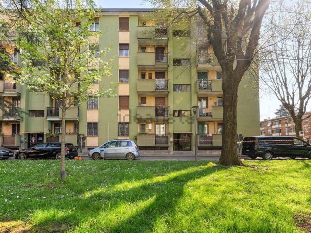 Appartamento in vendita di 90 m² in Via Teano, 36