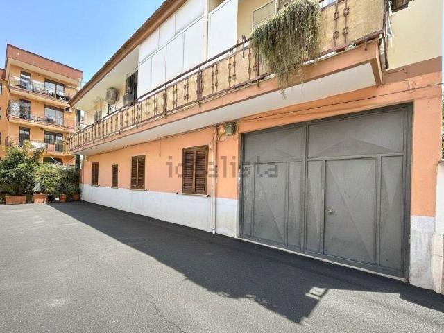 Appartamento in vendita di 90 m² in Via Tessaglia
