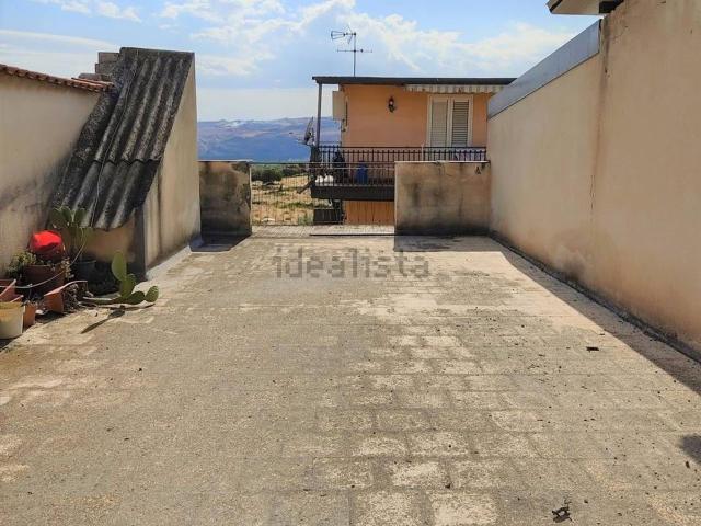Appartamento in vendita di 90 m² in Via Tevere, 10