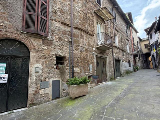 Appartamento in vendita di 90 m² in Via Teverina