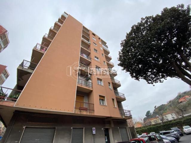 Appartamento in vendita di 90 m² in Via Torino, 35