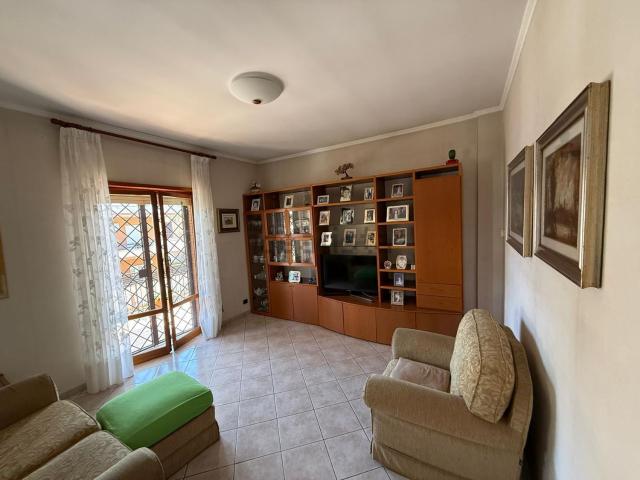 Appartamento in vendita di 90 m² in Via Trieste, 50
