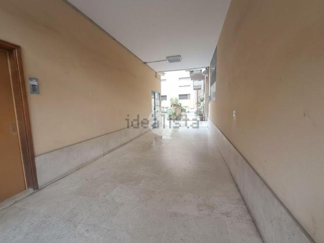 Appartamento in vendita di 90 m² in Via Tuscolana, 801
