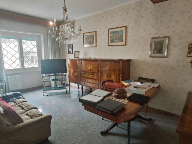 Appartamento in vendita di 90 m² in Via Tuscolana, 944