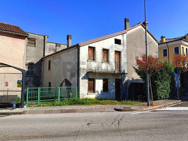 Appartamento in vendita di 90 m² in Via Ugo Bartolomei, 11