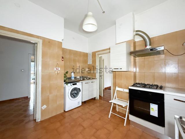 Appartamento in vendita di 90 m² in Via Val Lagarina, 42