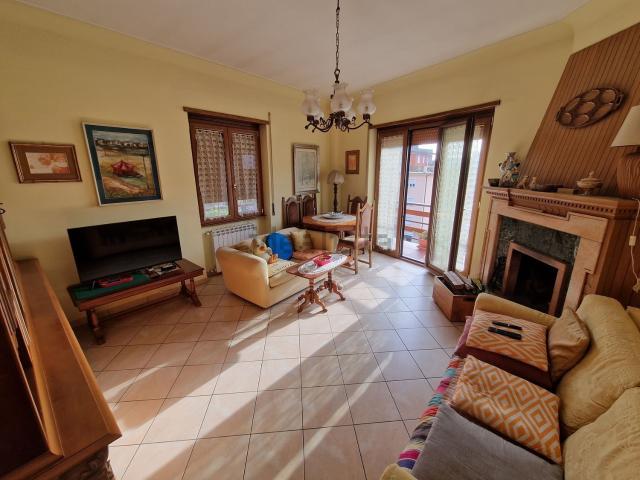 Appartamento in vendita di 90 m² in Via VALERIA