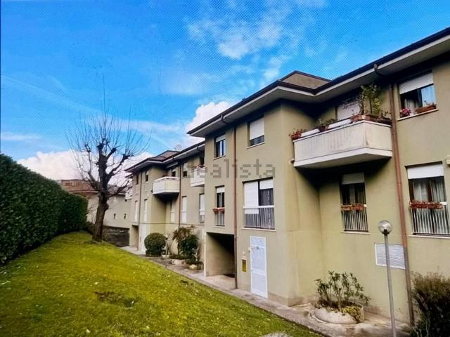 Appartamento in vendita di 90 m² in Via Vincenza Campari, 27