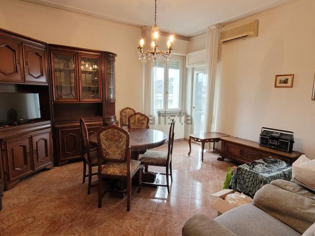 Appartamento in vendita di 90 m² in Via Vincenzo Bellini