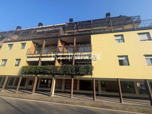 Appartamento in vendita di 90 m² in Via Vizzolone di Sopra, 5