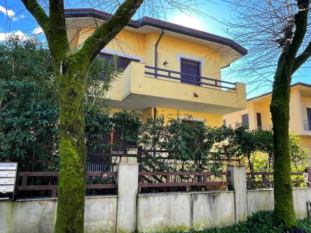 Appartamento in vendita di 90 m² in Via Zolezzi, 30