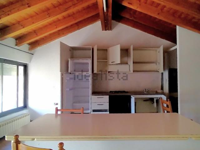 Appartamento in vendita di 90 m² in Via A. Torri, 1