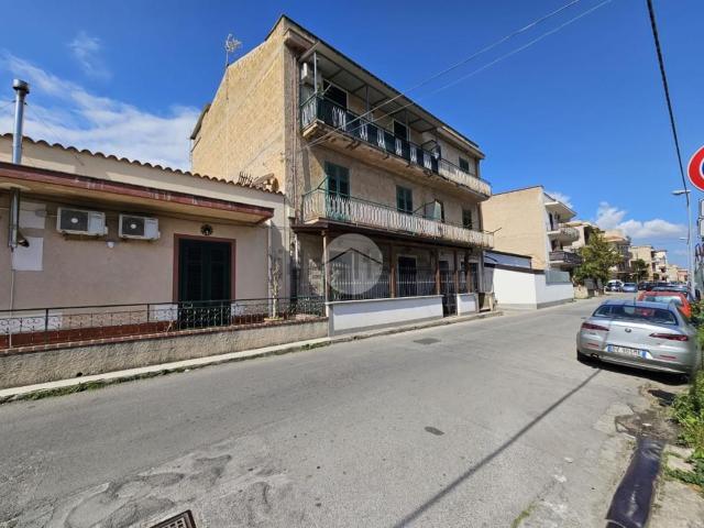 Appartamento in vendita di 90 m² in Via Aloi