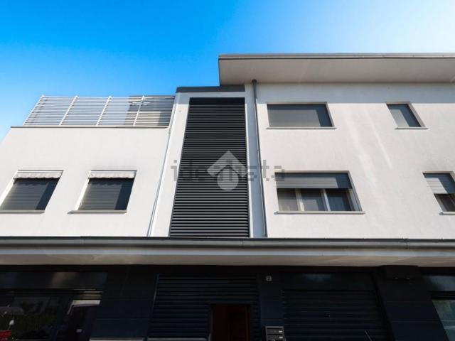 Appartamento in vendita di 90 m² in Via Albano Modena, 2