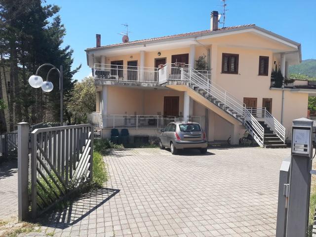 Appartamento in vendita di 90 m² in Via Alessandro Manzoni