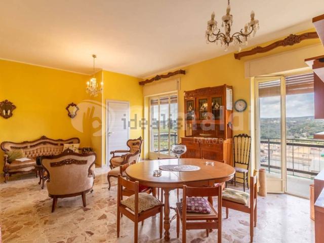 Appartamento in vendita di 90 m² in Via Amerigo Vespucci, 49