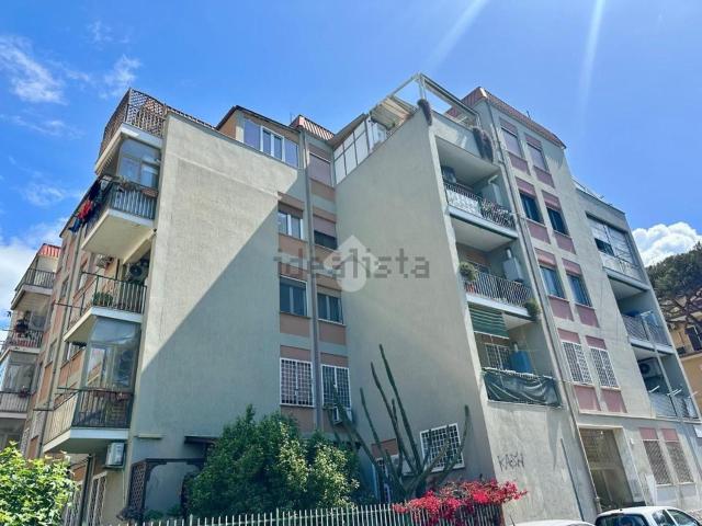 Appartamento in vendita di 90 m² in Via Angelo Bertolotto, 19