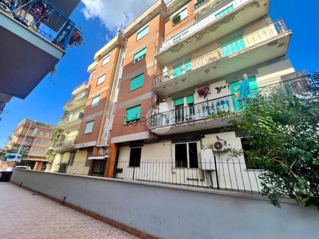 Appartamento in vendita di 90 m² in Via Angelo Salmoiraghi, 1