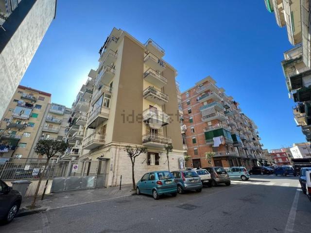 Appartamento in vendita di 90 m² in Via Aniello Falcone, 24
