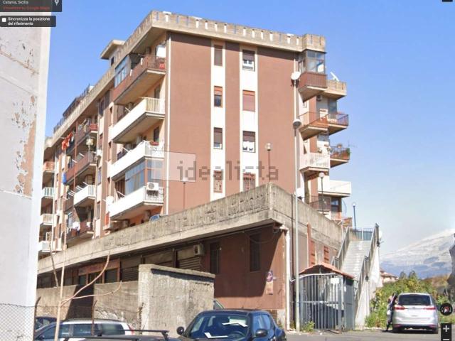 Appartamento in vendita di 90 m² in Via Antonio Locatelli, 13