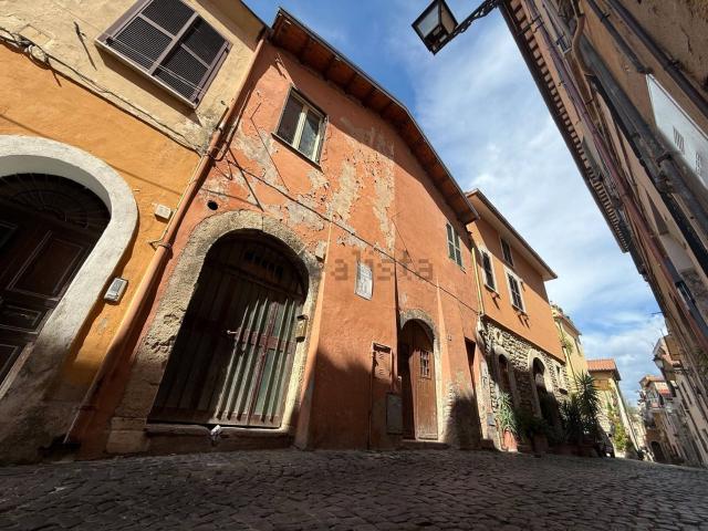 Appartamento in vendita di 90 m² in Via Arcangelo Federici, 37