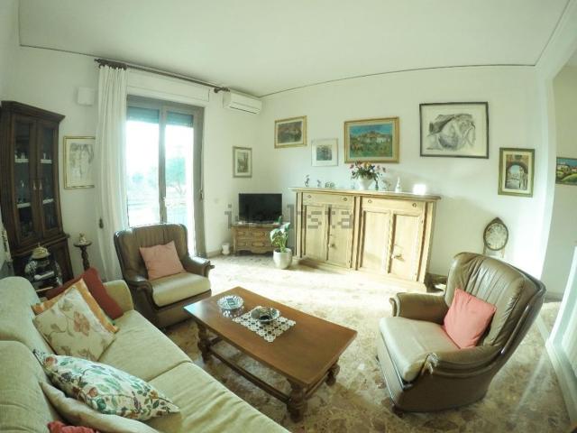 Appartamento in vendita di 90 m² in Via Baccio da Montelupo, 361