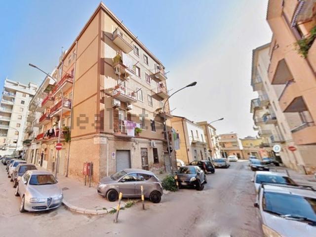 Appartamento in vendita di 90 m² in Via Bengasi, 9