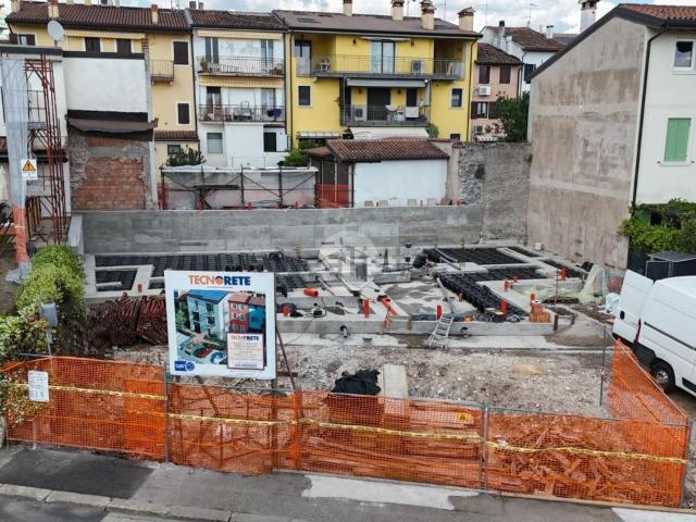 Appartamento in vendita di 90 m² in Via Bernini Buri, 15