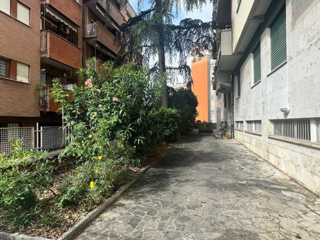 Appartamento in vendita di 90 m² in Via Bisentina