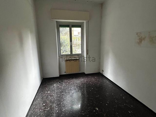 Appartamento in vendita di 90 m² in Via Borzoli
