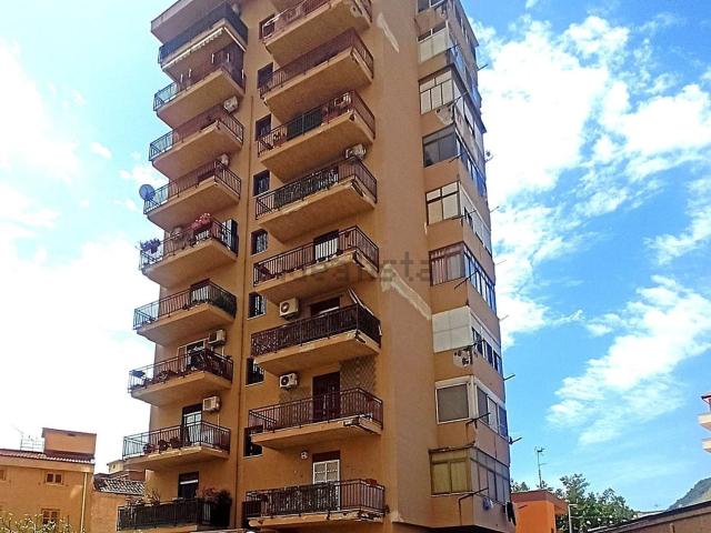 Appartamento in vendita di 90 m² in Via Bragaglia Marinella, 10