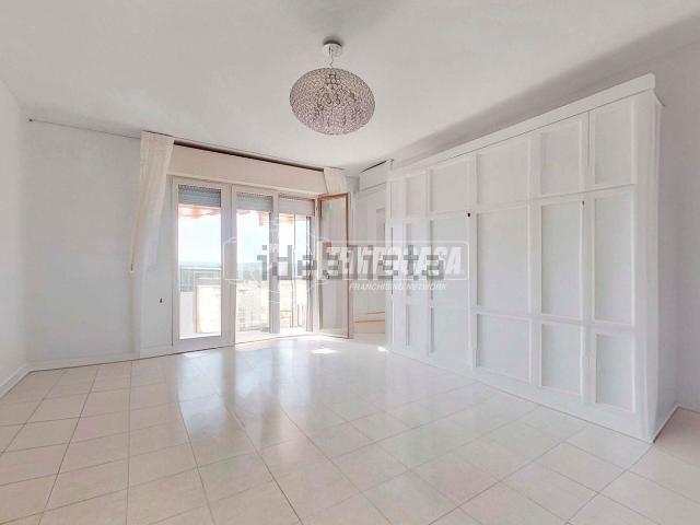 Appartamento in vendita di 90 m² in Via Bruno de Finetti, 156