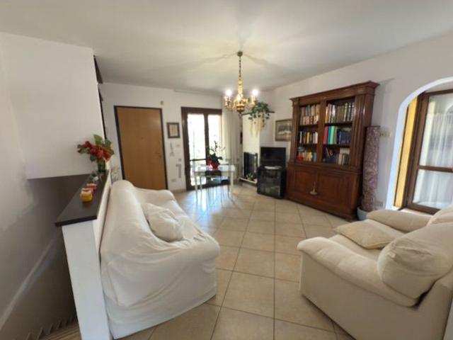 Appartamento in vendita di 90 m² in Via Camerini