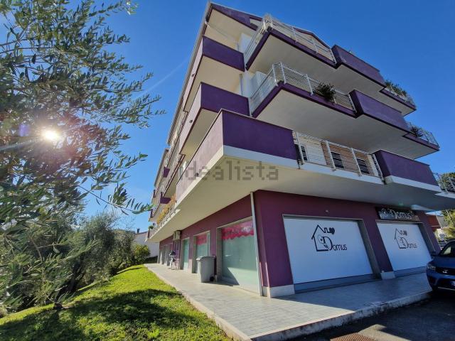 Appartamento in vendita di 90 m² in Via Camillo Carlomagno, 26