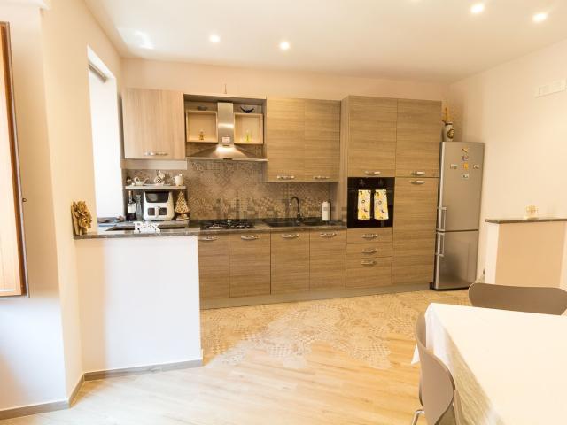 Appartamento in vendita di 90 m² in Via Candeloro, 17