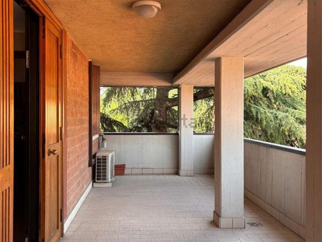 Appartamento in vendita di 90 m² in Via Caduti per Servizio
