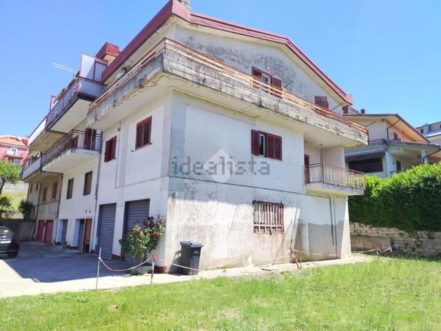 Appartamento in vendita di 90 m² in Via Calzisi