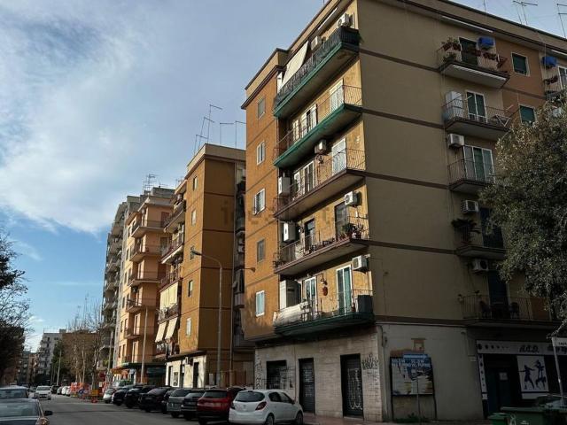 Appartamento in vendita di 90 m² in Via Calabria, 45