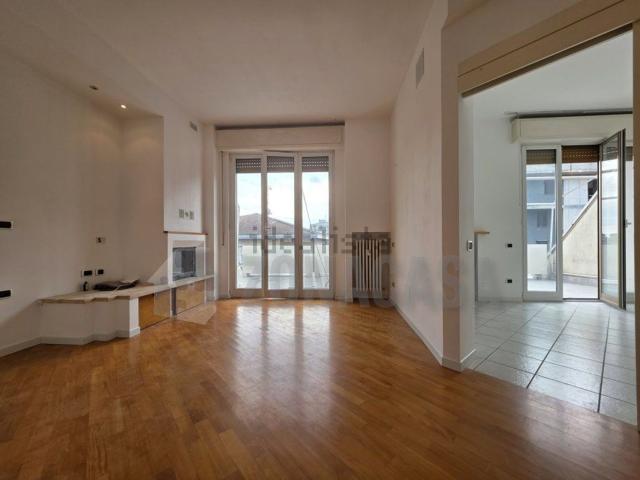 Appartamento in vendita di 90 m² in Via Carlo Cattaneo