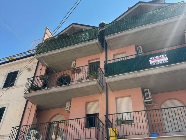 Appartamento in vendita di 90 m² in Via Castelfidardo, 11