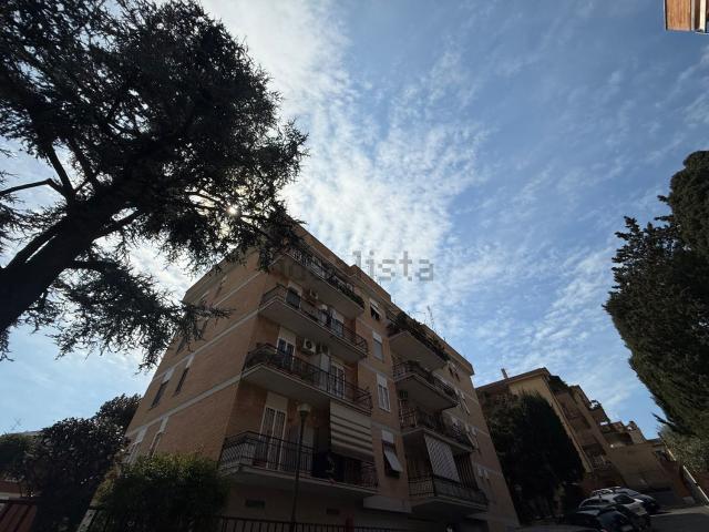 Appartamento in vendita di 90 m² in Via Castiglione d&apos Orcia, 28