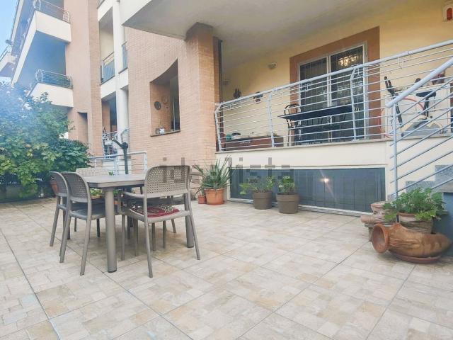 Appartamento in vendita di 90 m² in Via Casina, 30