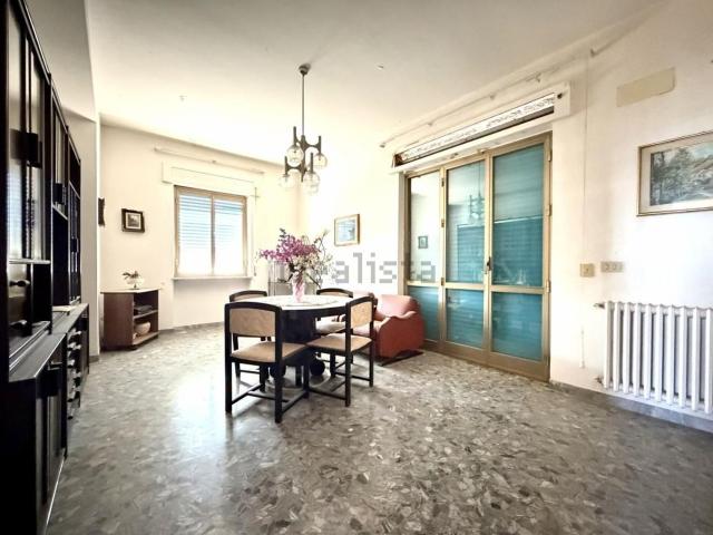 Appartamento in vendita di 90 m² in Via Cassia Cimina, 63
